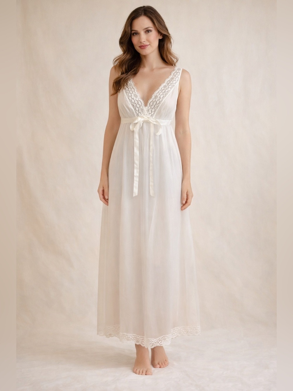 Vintage 70s Vanity Fair White Nylon Lace Ribbon Nightgown Lingerie Sz 32 Bridal